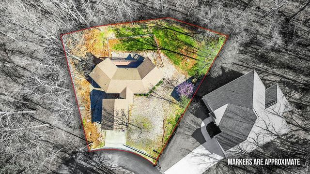 2 Donington Circle, Bella Vista, AR 72714