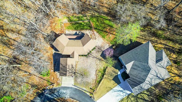 2 Donington Circle, Bella Vista, AR 72714