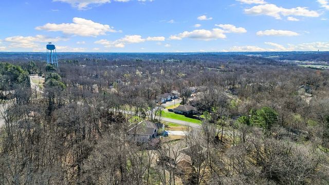 2 Donington Circle, Bella Vista, AR 72714