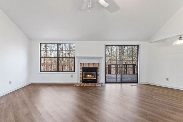 2 Donington Circle, Bella Vista, AR 72714