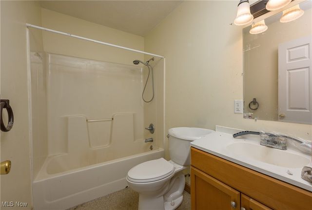 8200 Cutler Road SW, Sherrodsville, OH 44675