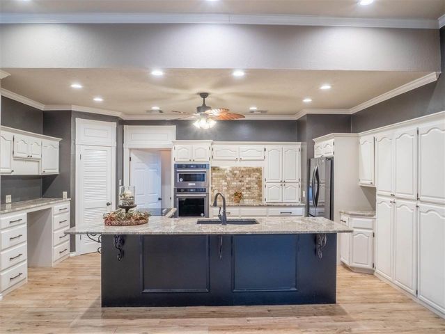 611 NW Waterford Drive, Lawton, OK 73505