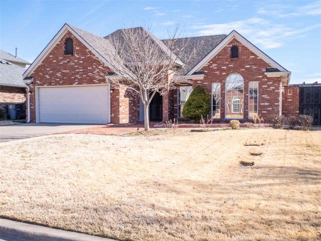 611 NW Waterford Drive, Lawton, OK 73505