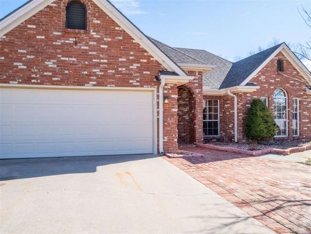 611 NW Waterford Drive, Lawton, OK 73505