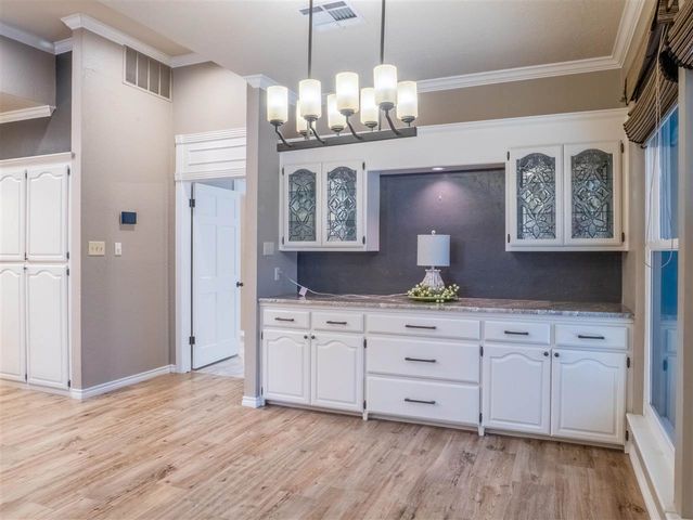 611 NW Waterford Drive, Lawton, OK 73505