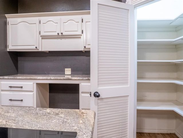 611 NW Waterford Drive, Lawton, OK 73505