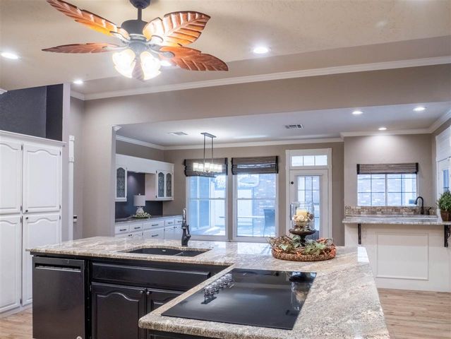 611 NW Waterford Drive, Lawton, OK 73505