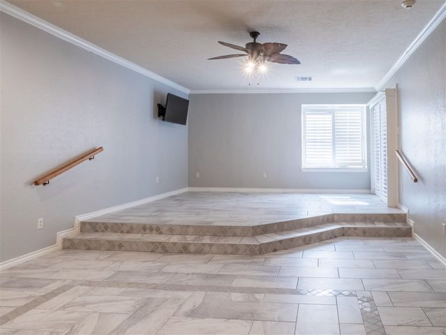 611 NW Waterford Drive, Lawton, OK 73505