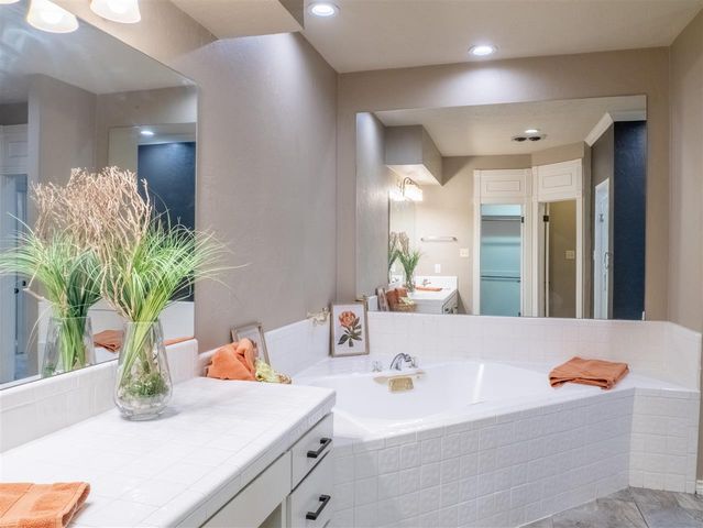 611 NW Waterford Drive, Lawton, OK 73505