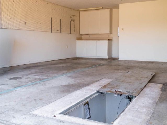 611 NW Waterford Drive, Lawton, OK 73505