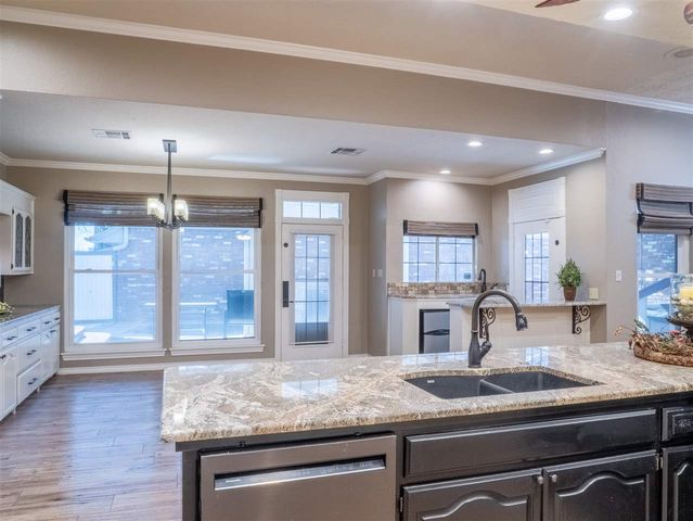 611 NW Waterford Drive, Lawton, OK 73505