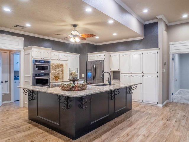 611 NW Waterford Drive, Lawton, OK 73505