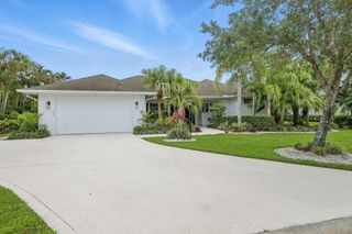 900 White Tail Avenue SW, Vero Beach, FL 32968