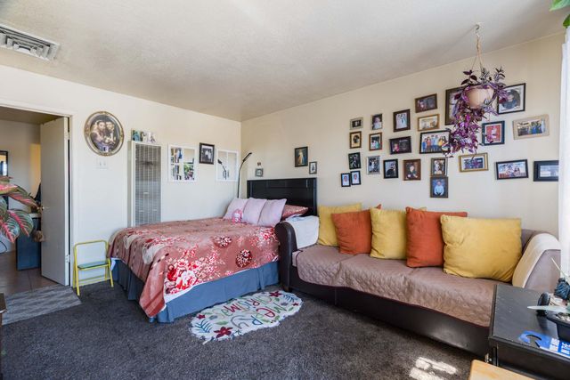 545 Dallas Street SE, Albuquerque, NM 87108