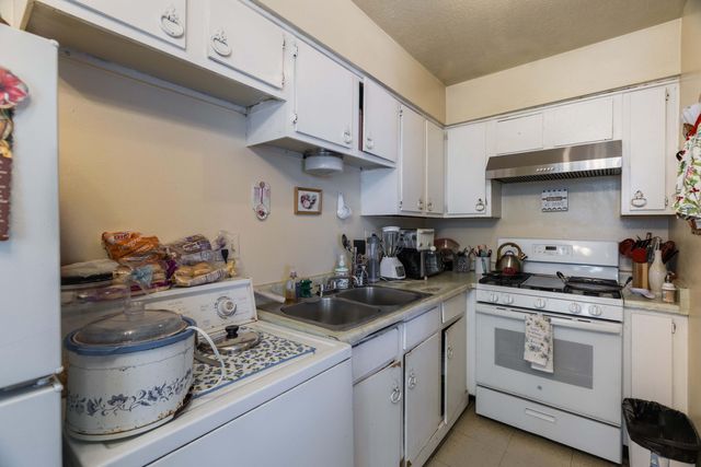 545 Dallas Street SE, Albuquerque, NM 87108