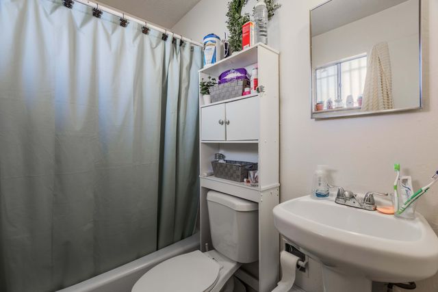 545 Dallas Street SE, Albuquerque, NM 87108