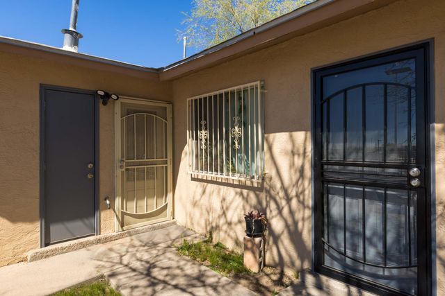 545 Dallas Street SE, Albuquerque, NM 87108