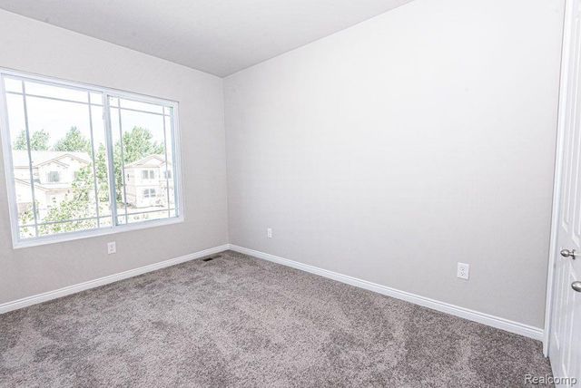 135 Parker Lane, Ortonville, MI 48462