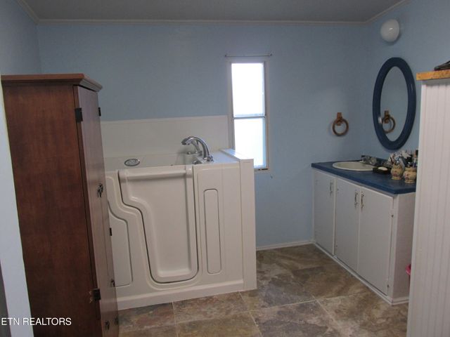 234 Scenic View Rd, Madisonville, TN 37354