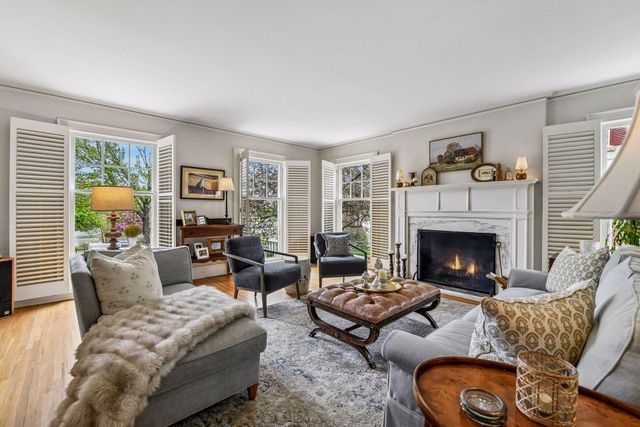 2240 W Lake Of The Isles Parkway, Minneapolis, MN 55405