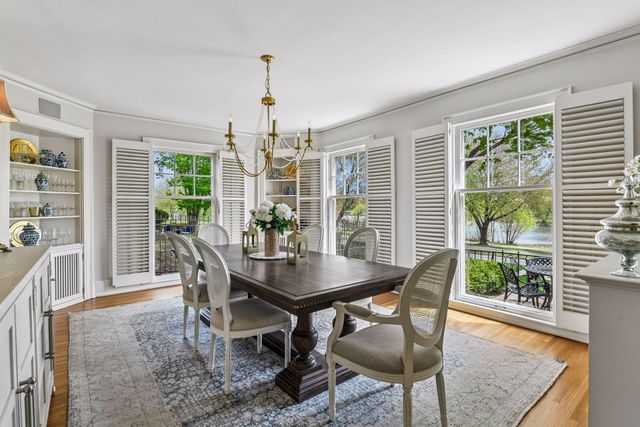 2240 W Lake Of The Isles Parkway, Minneapolis, MN 55405