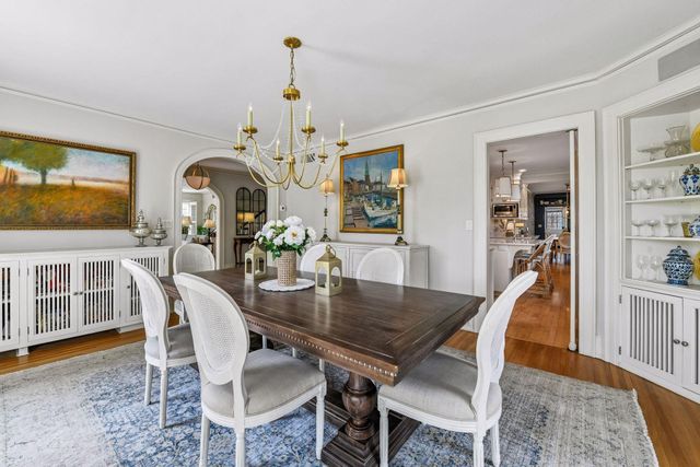2240 W Lake Of The Isles Parkway, Minneapolis, MN 55405