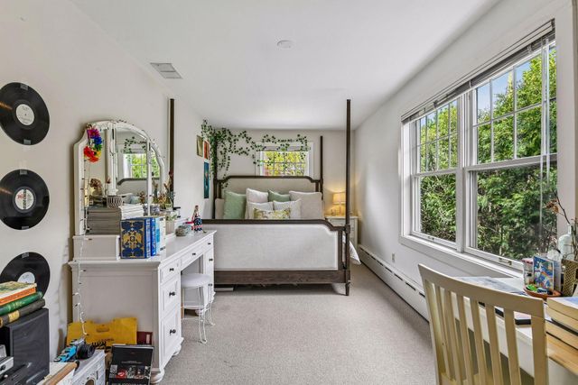 2240 W Lake Of The Isles Parkway, Minneapolis, MN 55405