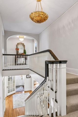 2240 W Lake Of The Isles Parkway, Minneapolis, MN 55405