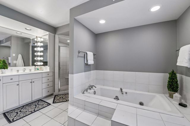 2240 W Lake Of The Isles Parkway, Minneapolis, MN 55405