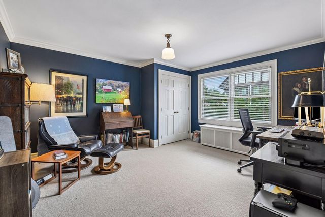 2240 W Lake Of The Isles Parkway, Minneapolis, MN 55405