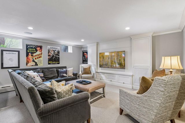 2240 W Lake Of The Isles Parkway, Minneapolis, MN 55405