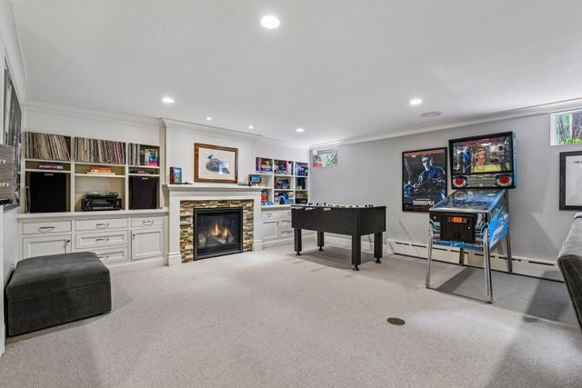 2240 W Lake Of The Isles Parkway, Minneapolis, MN 55405