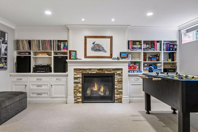 2240 W Lake Of The Isles Parkway, Minneapolis, MN 55405