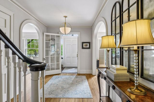 2240 W Lake Of The Isles Parkway, Minneapolis, MN 55405