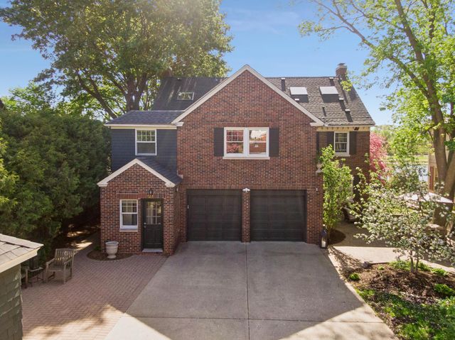 2240 W Lake Of The Isles Parkway, Minneapolis, MN 55405