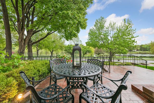 2240 W Lake Of The Isles Parkway, Minneapolis, MN 55405
