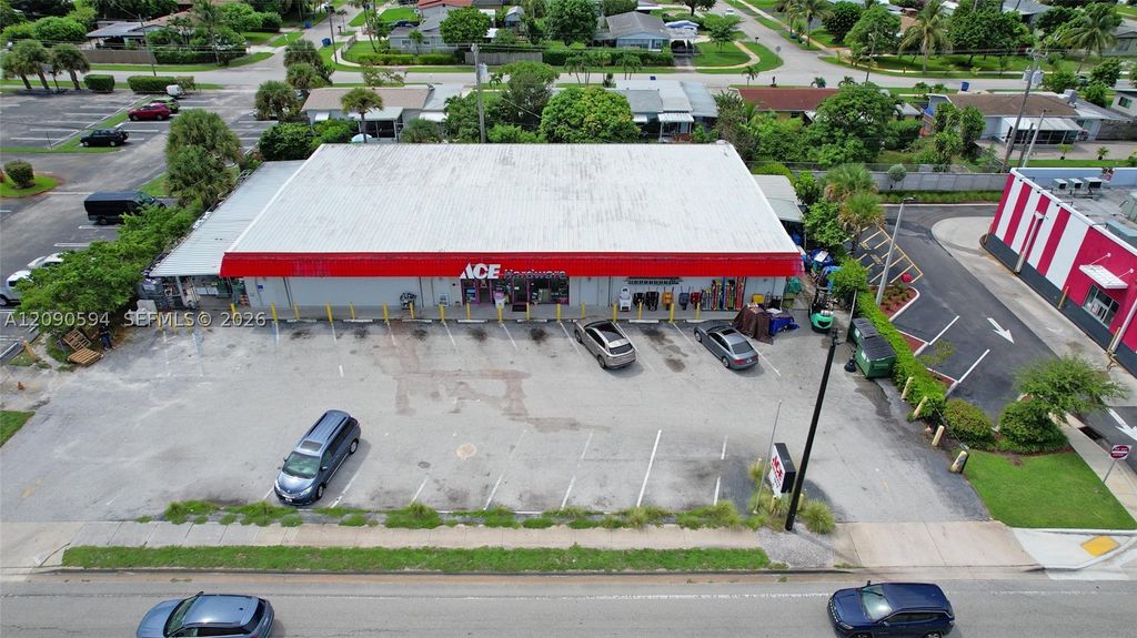 1212 W Lantana Rd, Lantana, FL 33462