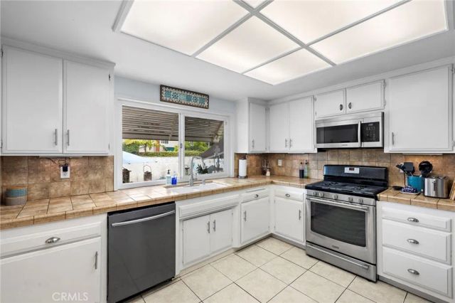 14122 Uxbridge Street, Westminster, CA 92683