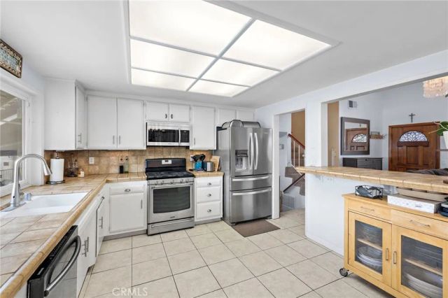 14122 Uxbridge Street, Westminster, CA 92683