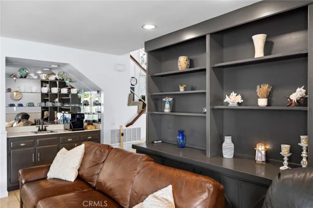 14122 Uxbridge Street, Westminster, CA 92683