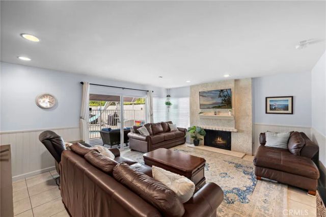 14122 Uxbridge Street, Westminster, CA 92683