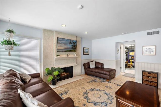 14122 Uxbridge Street, Westminster, CA 92683