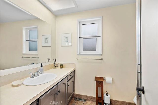 14122 Uxbridge Street, Westminster, CA 92683