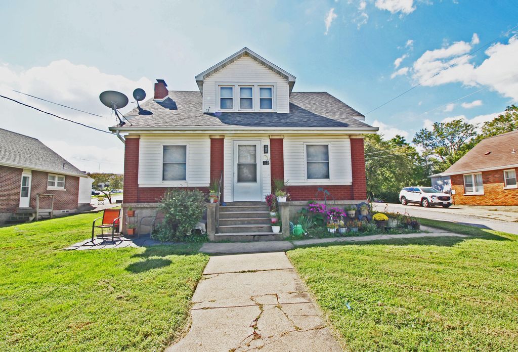 110 E FRANKLIN ST, Jefferson City, MO 65101