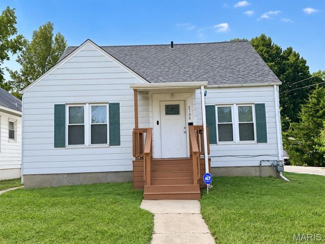 2108 Main Street, Alton, IL 62002