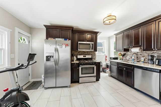 30 Rockview Ter, North Plainfield Boro, NJ 07060