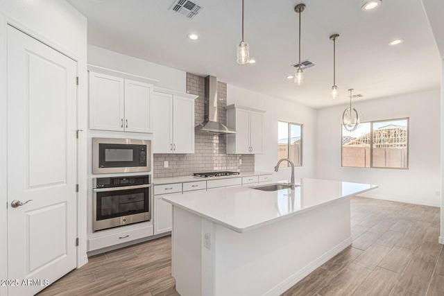 16494 W CREEDANCE Boulevard, Surprise, AZ 85387