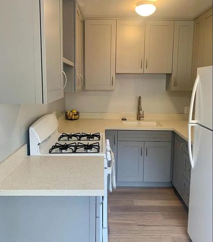885 Laurel Avenue, Belmont, CA 94002
