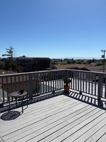 885 Laurel Avenue, Belmont, CA 94002