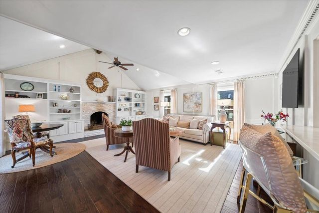 2126 DALKEITH DR, Germantown, TN 38139